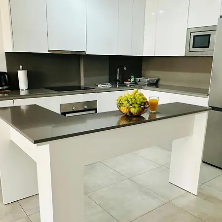 2-bedroom-apartment With A Terrace, Pool, Gym Malaga